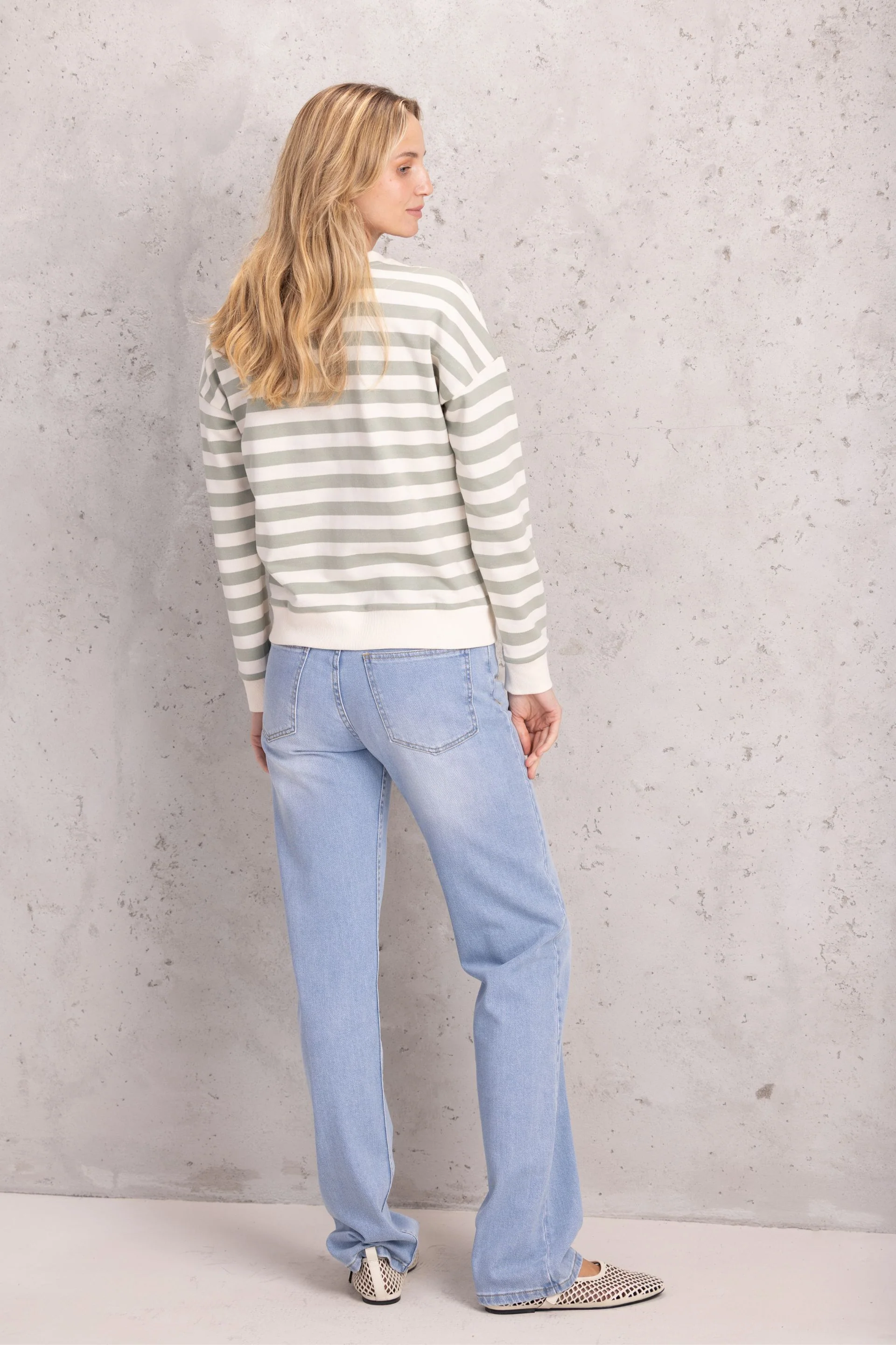 Bluza w paski złamana z pistacją biała - Image 3