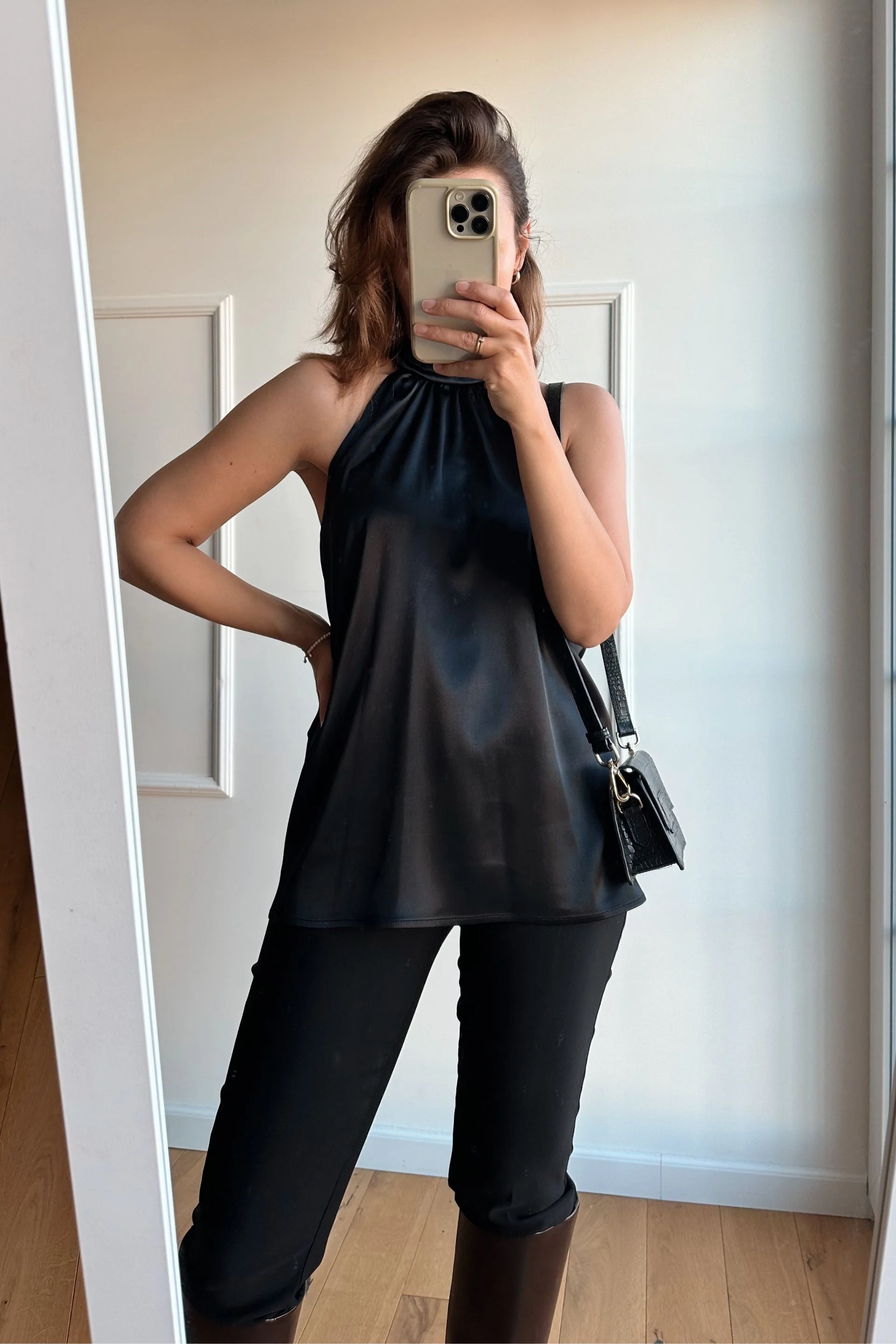 Elegancki top z dekoltem halter czarny - Image 4