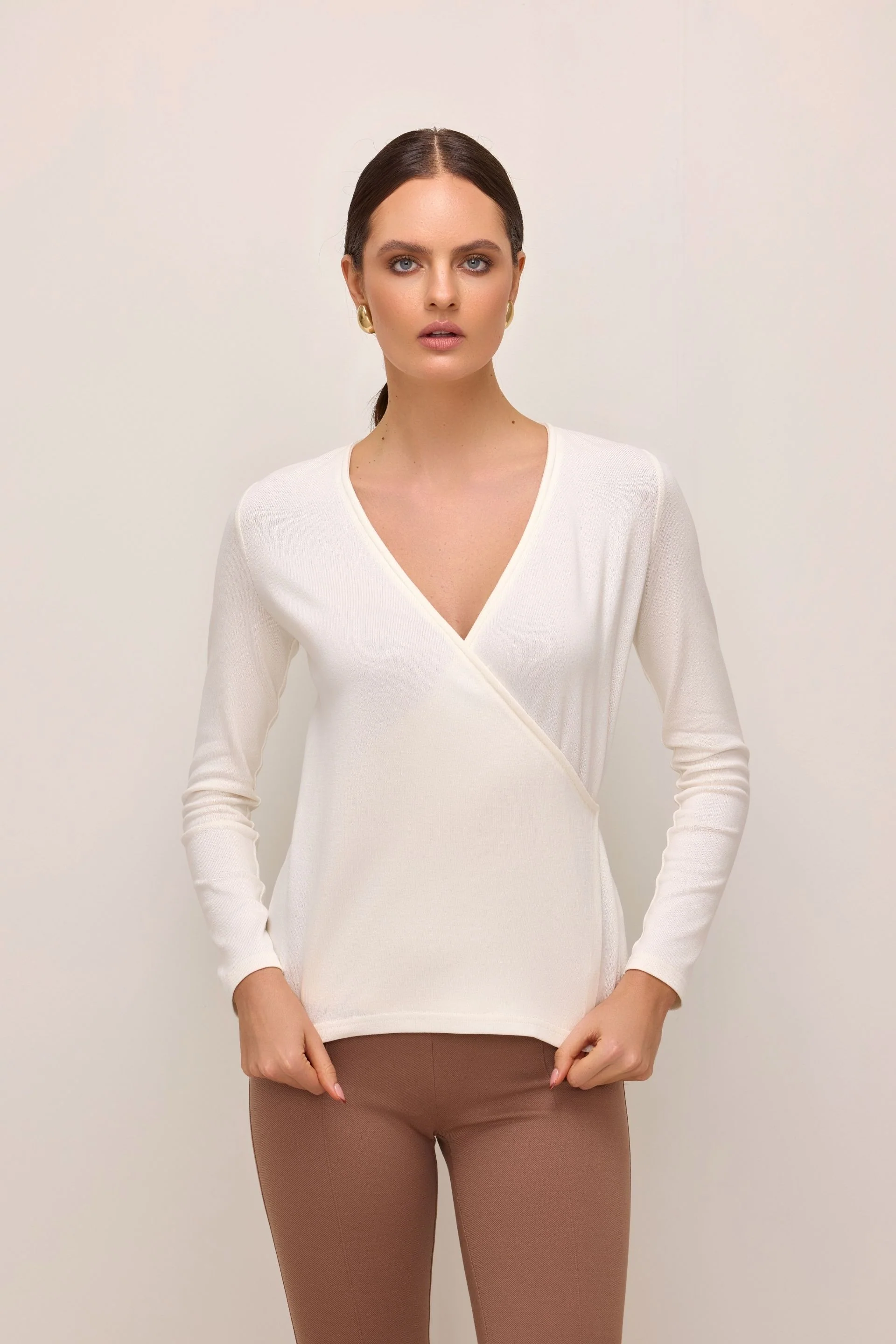 Kopertowy sweter śmietankowy - Image 3