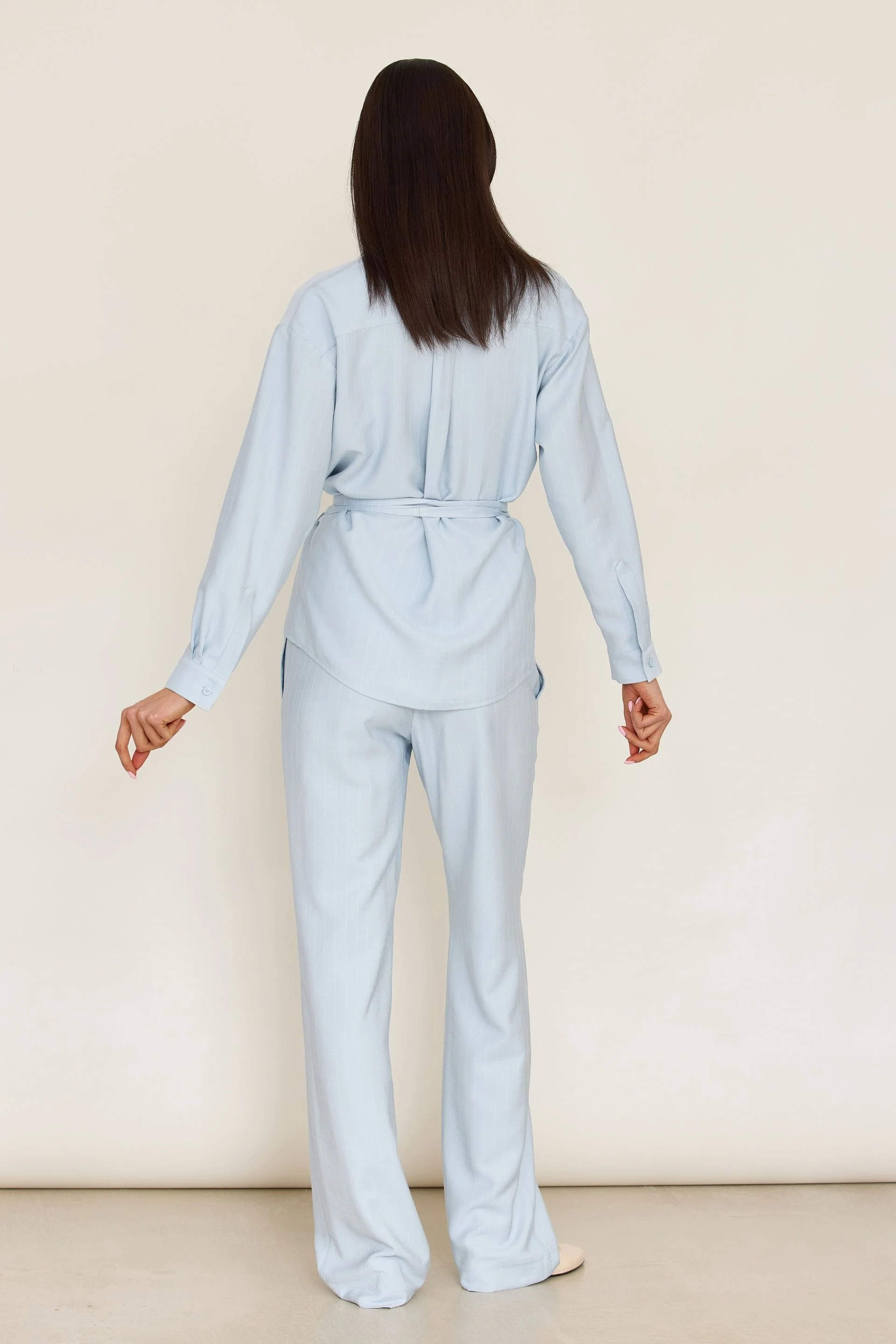 Koszula z wiązaniem w delikatne paski baby blue - Image 4