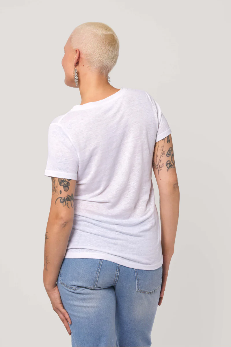 Lniany t-shirt z dekoltem v biały - Image 4