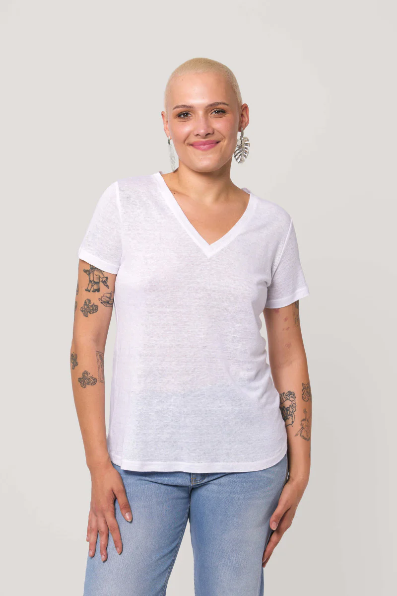 Lniany t-shirt z dekoltem v biały - Image 5