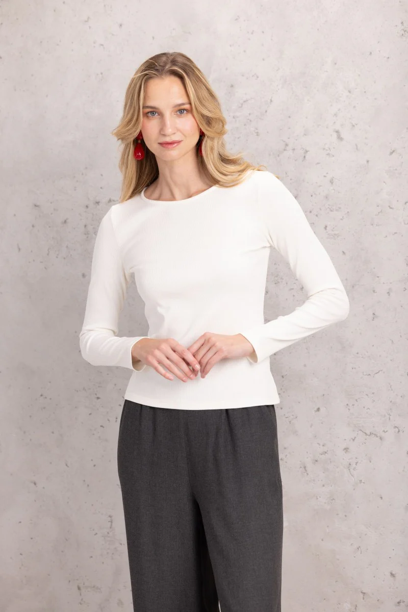 Longsleeve o prążkowanej strukturze złamana biel - Image 3
