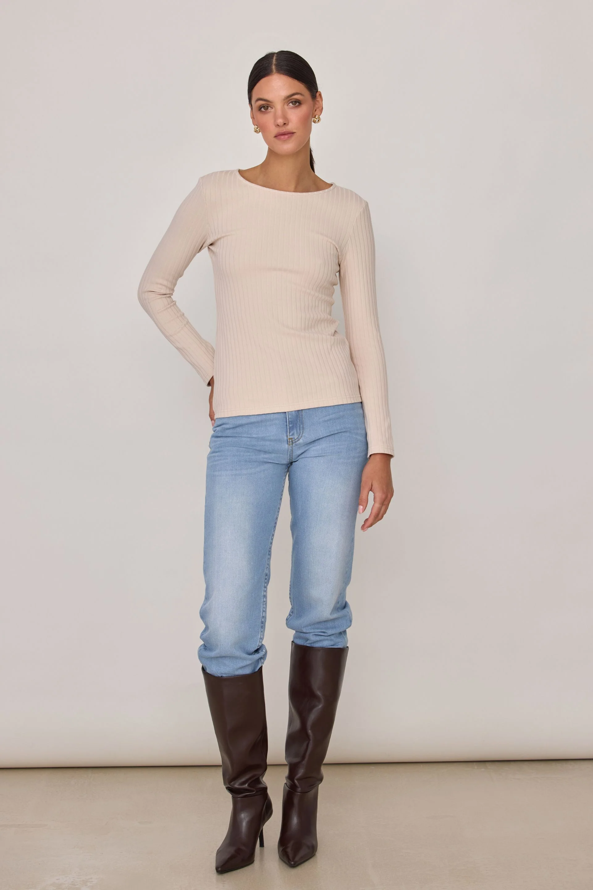 Longsleeve w szerszy prążek beżowy - Image 4