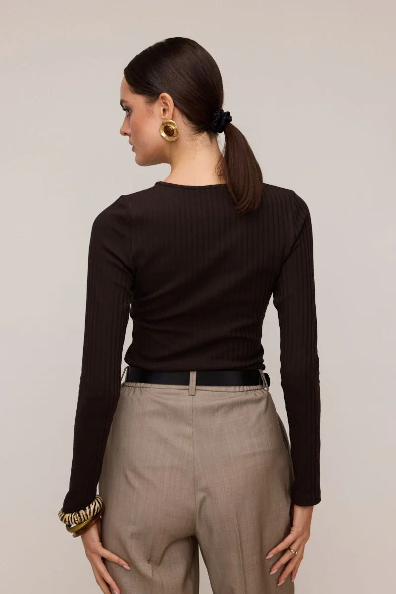 Longsleeve w szerszy prążek gorzka czekolada - Image 6