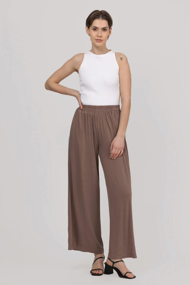 Prążkowany top z dekoltem halter śmietanka - Image 3