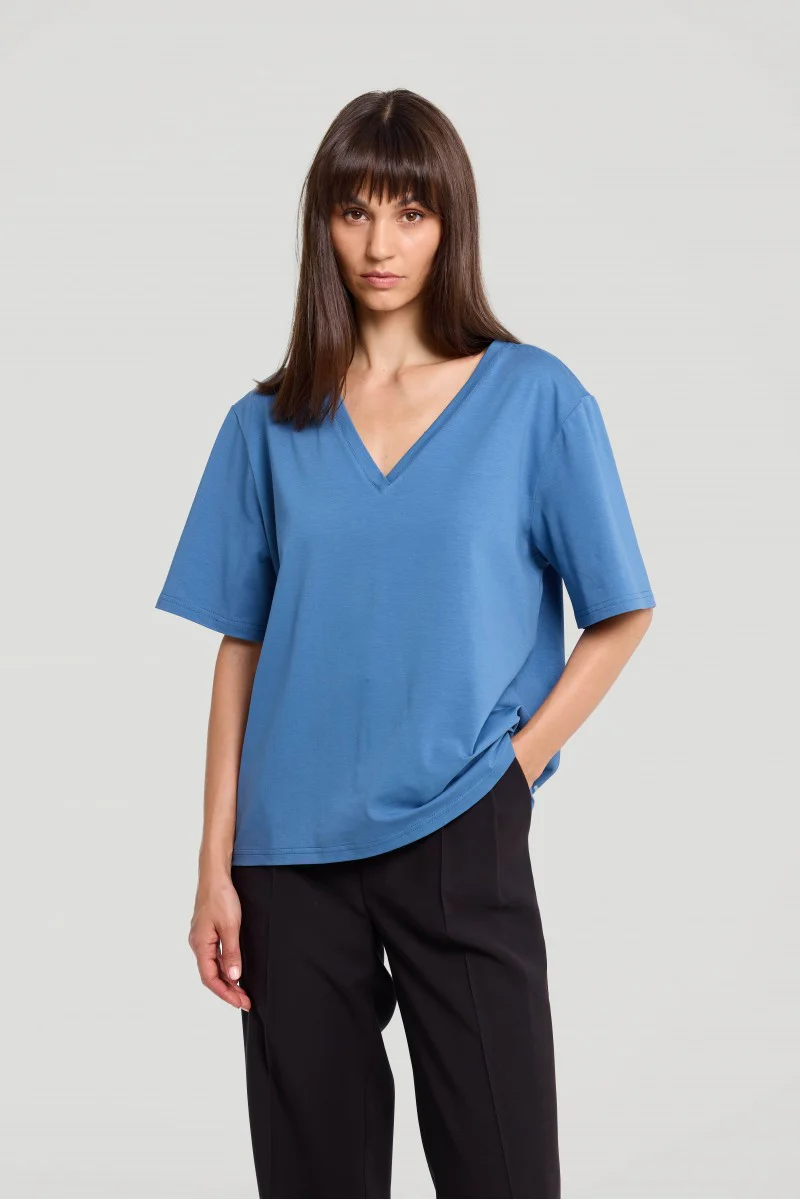 T-shirt o kroju pudełkowym z dekoltem typu v w kolorze denim