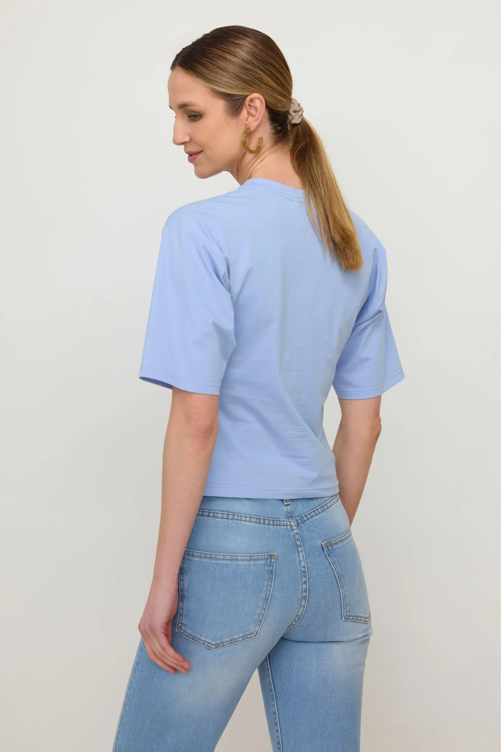 T-shirt z taliowaniem baby blue - Image 4